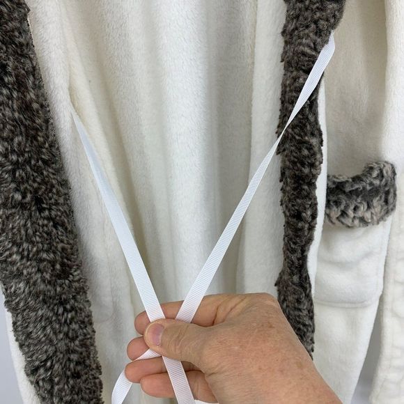 Pottery Barn Gray Ombre Faux Fur Robe Initials JK Custom White Plush M 2608 EUC - Picture 9 of 11